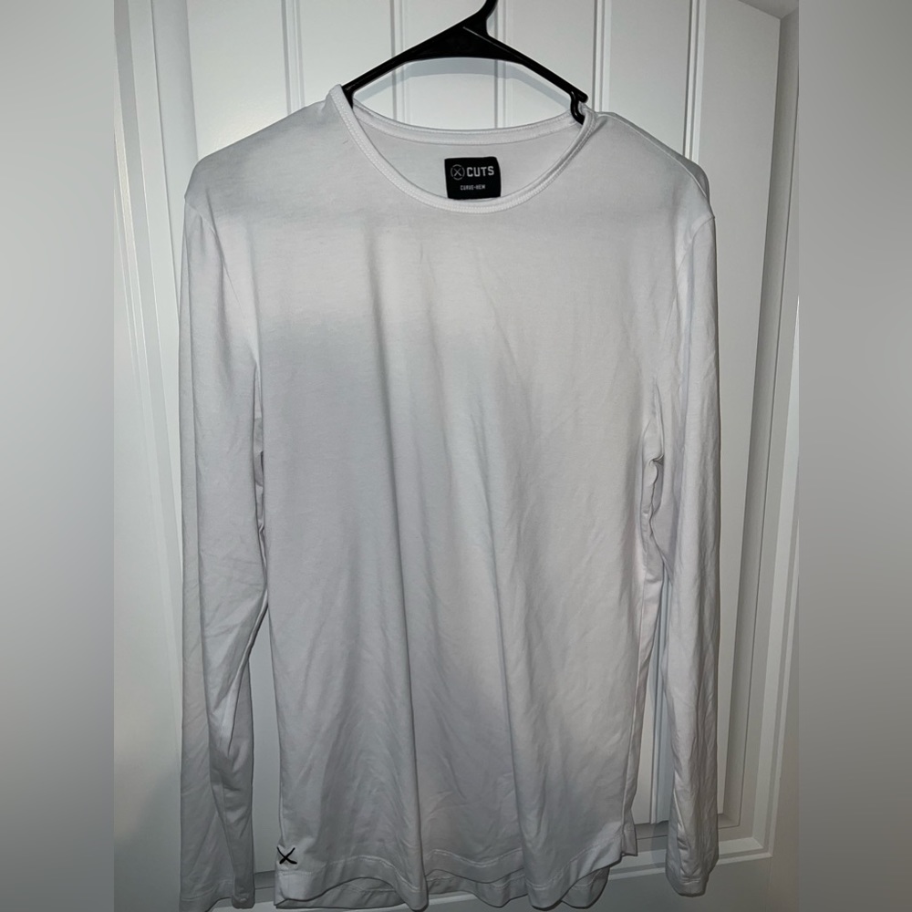Cuts Longsleeve